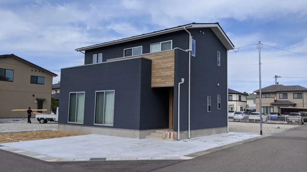 株式会社ココ地建