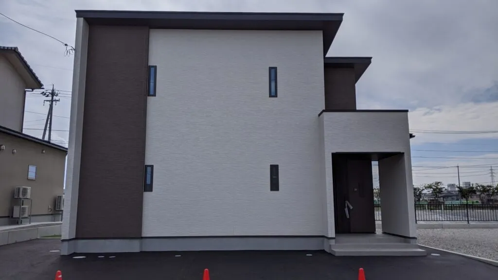 株式会社ココ地建